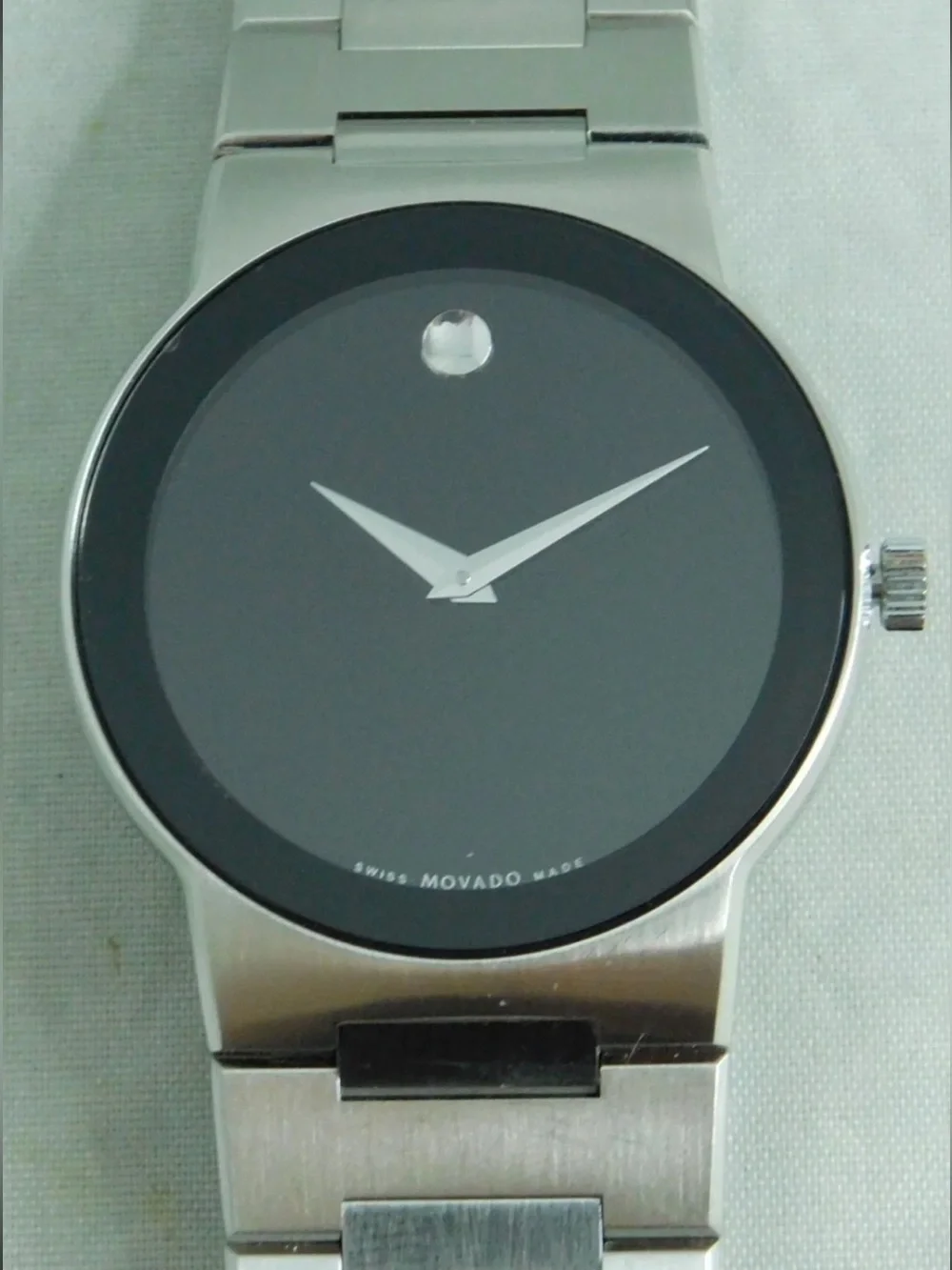 Movado Safiro Stainless Steel Black Dial 84G11885 Swiss Quartz Mens Watch 38m